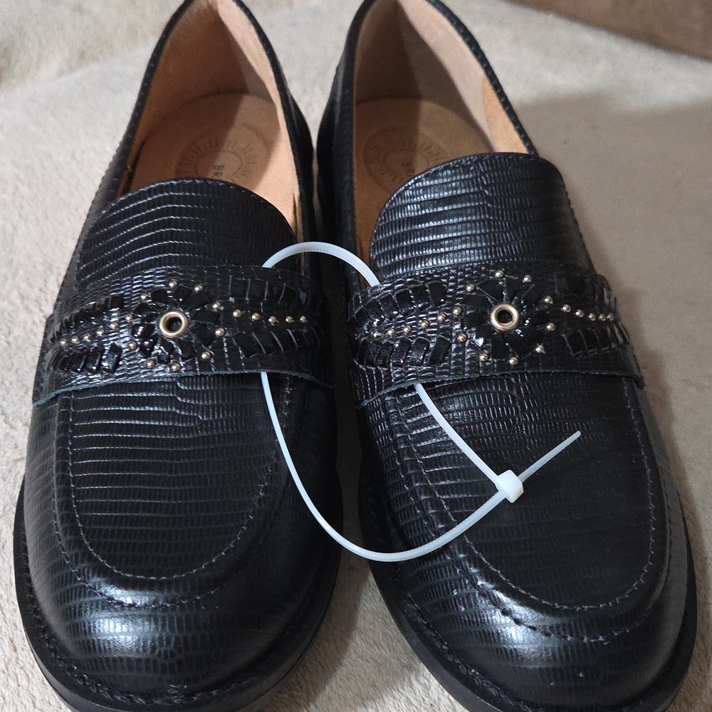 NWT!  Brioso Leather Loafers Msrp $90 "FRISCO" Snakeprint